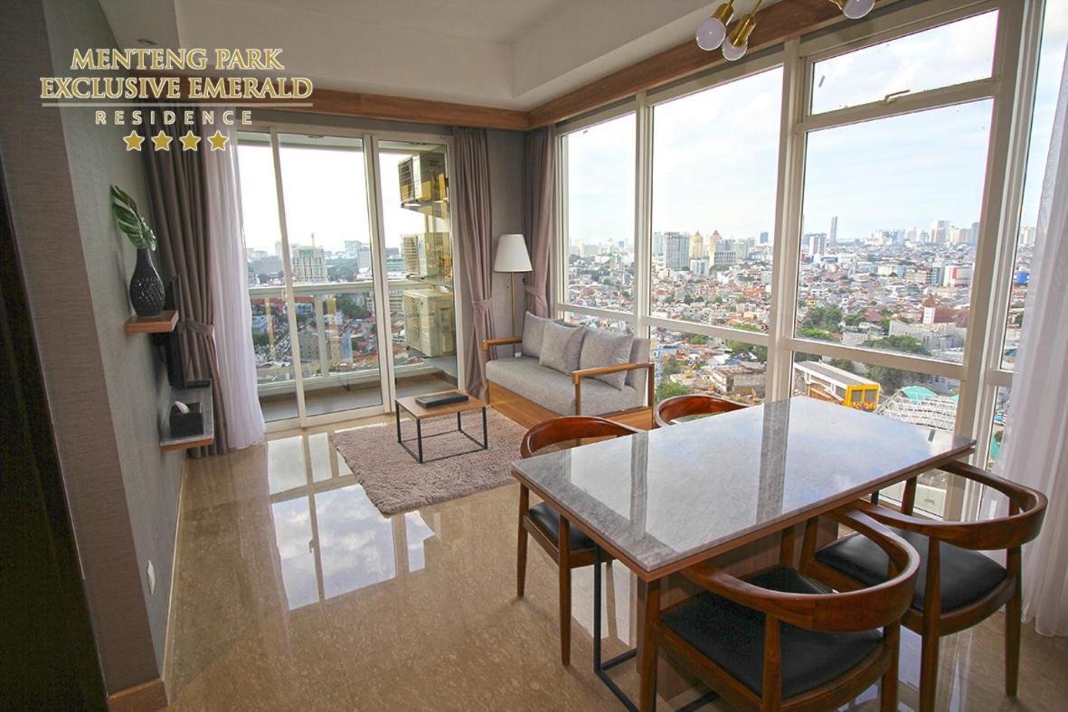 Menteng Park Exclusive Emerald Apartment *