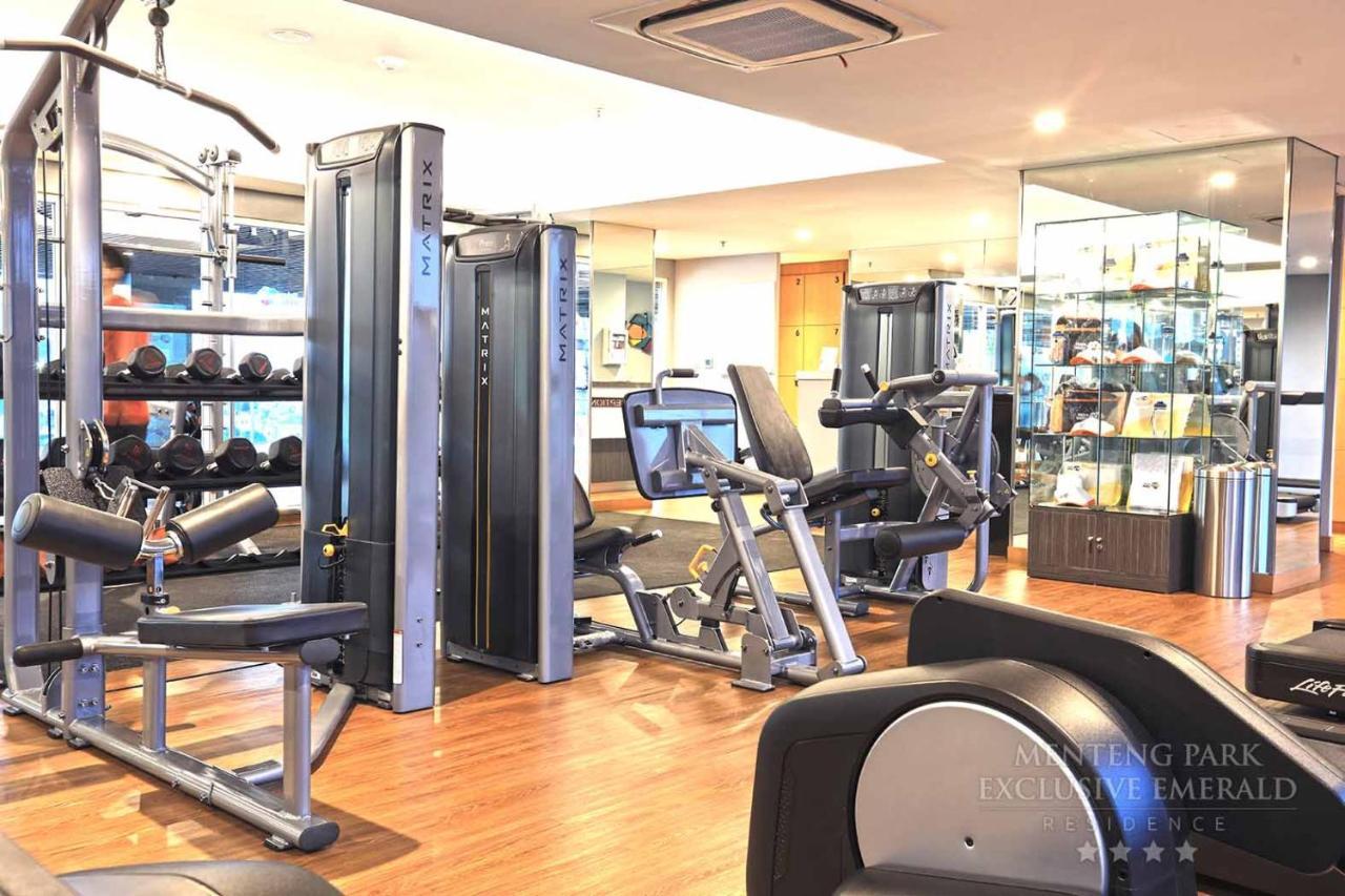 Menteng Park Exclusive Emerald Apartment *