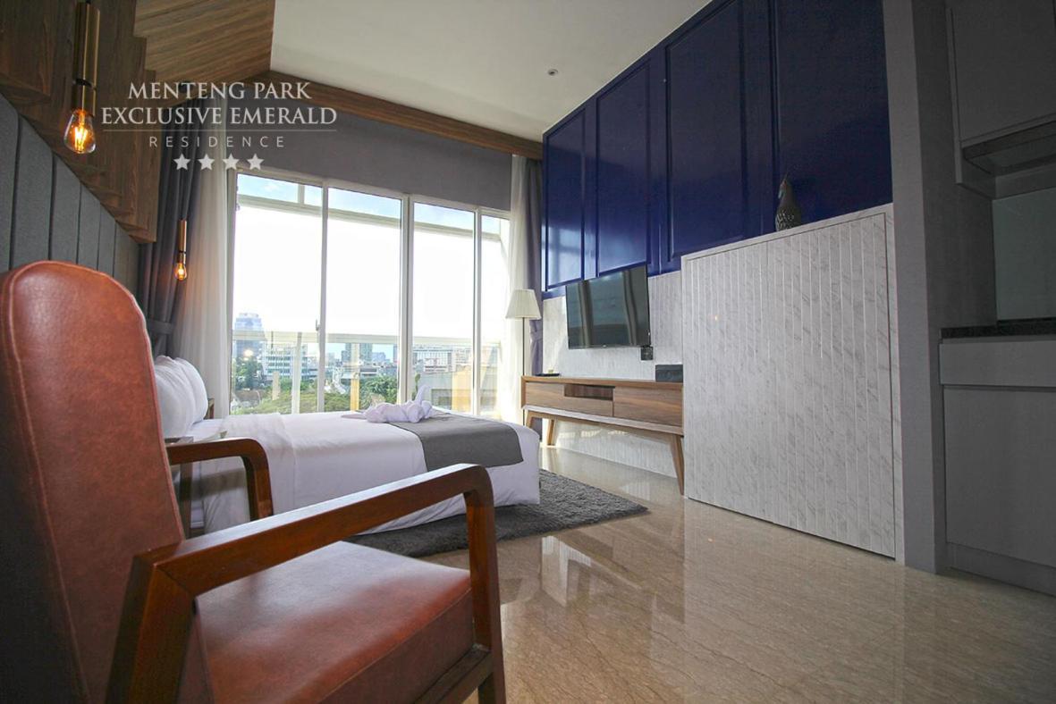 Menteng Park Exclusive Emerald Apartment *