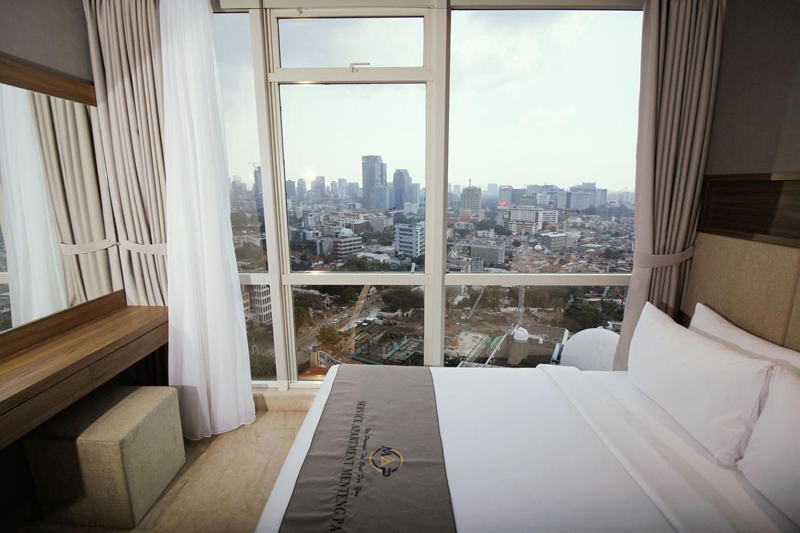 Menteng Park Exclusive Emerald Apartment *